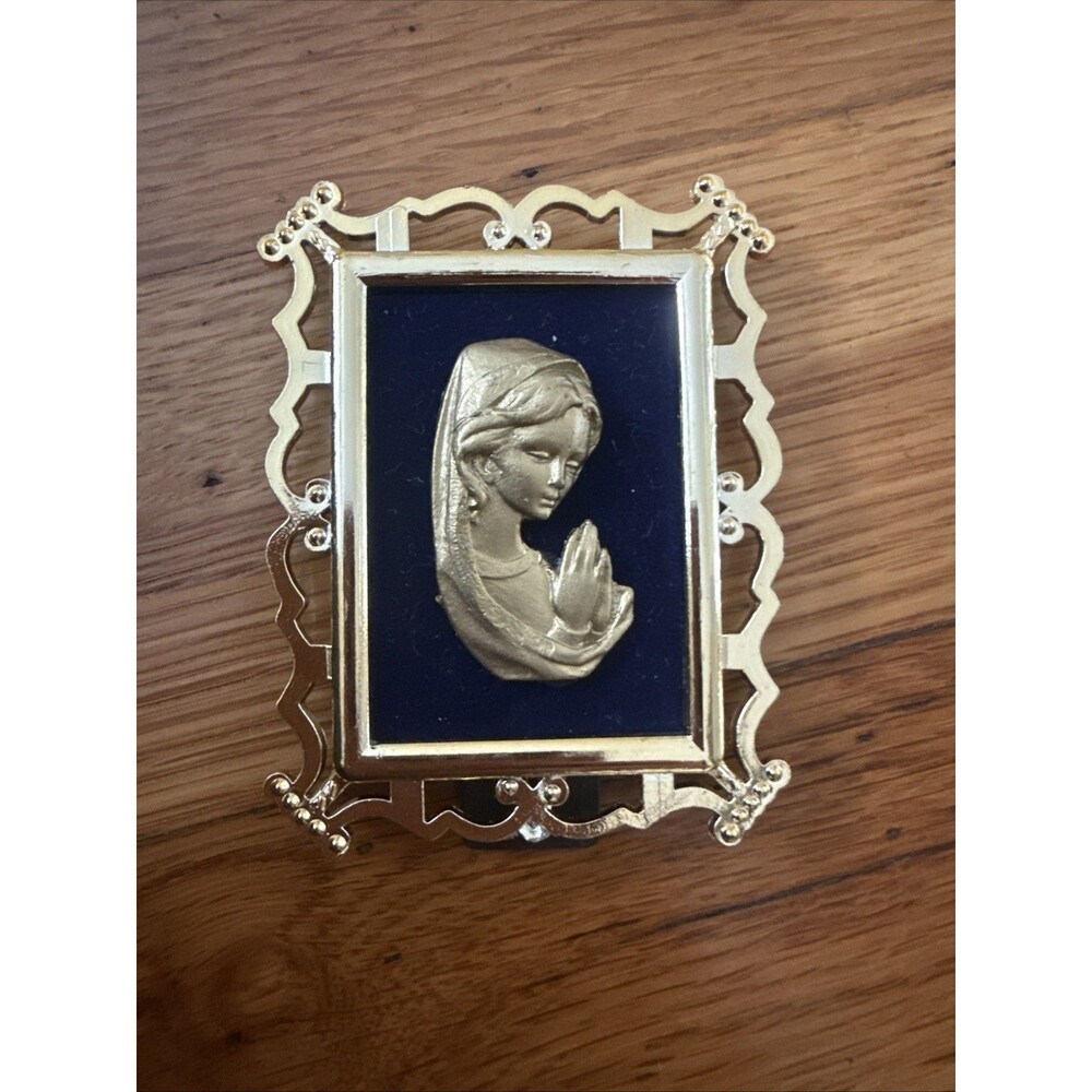 VINTAGE GOLD TONE PLASTIC & VELVET TABLETOP BLESSED MOTHER PICTURE, ITALY, EUC